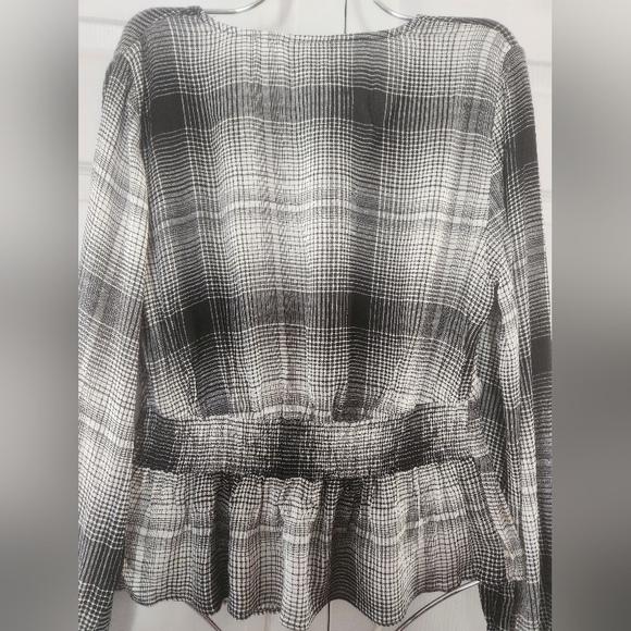 EXPRESS Plaid Faux wrap top - Picture 7 of 7
